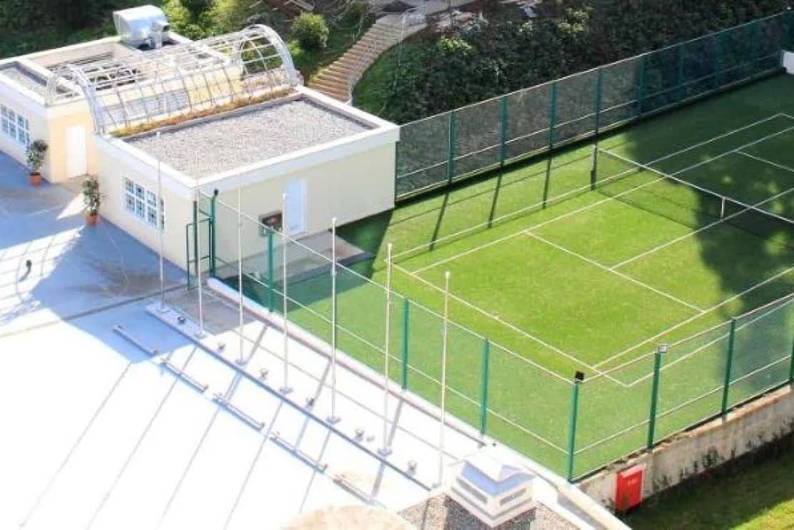 Royal rest on healing sandy beaches - Image 7