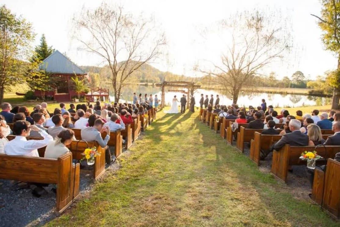 A traditional Kartvelian wedding abroad with a local Tamada